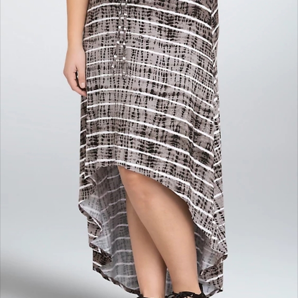 Torrid grey high low skirt - Picture 2 of 6